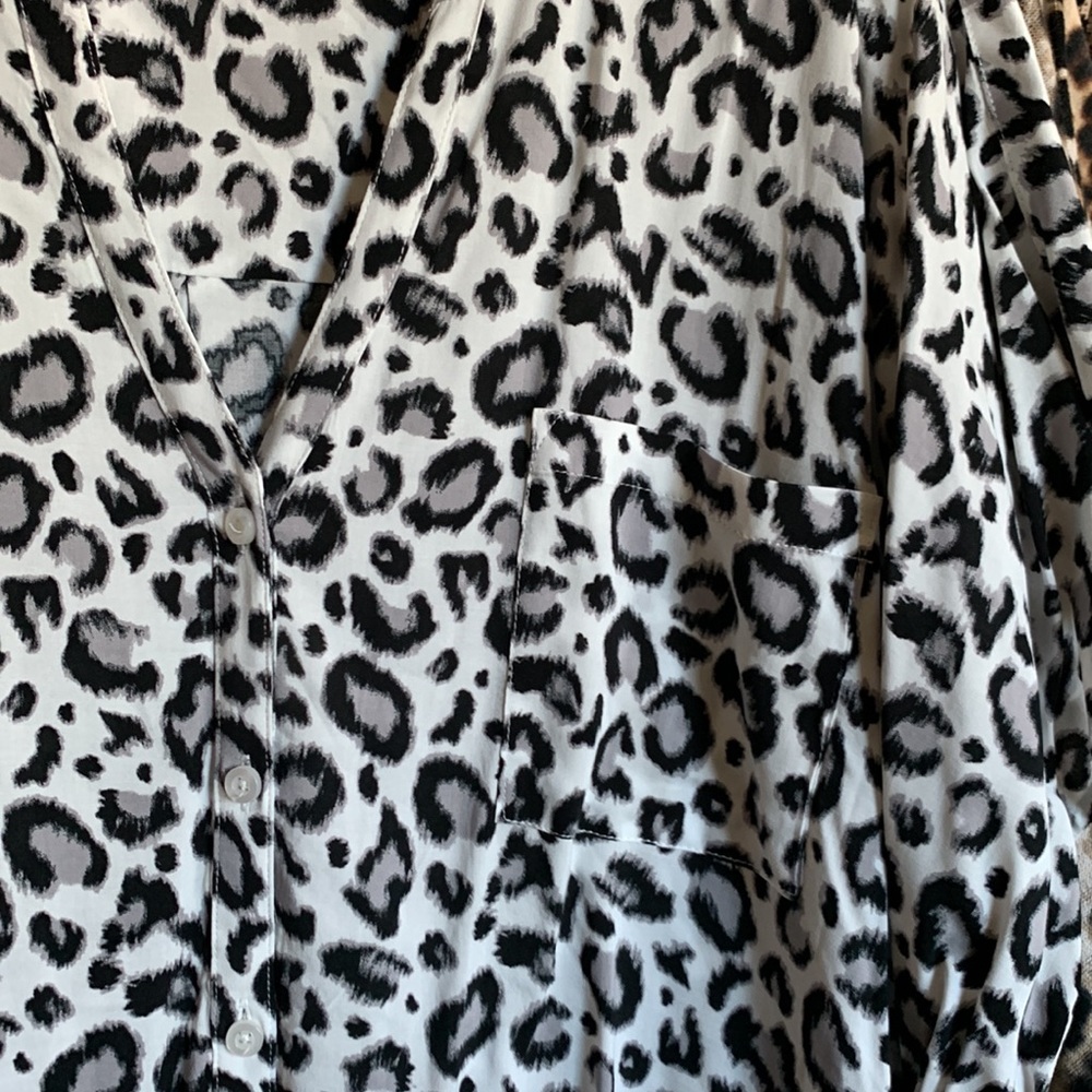 Torrid Size 6. Button Front Cap Sleeve Challis - image 5